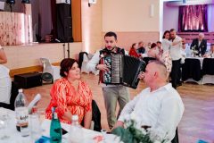 Dominik Krpelan starejší, mladejší, moderátor svadby