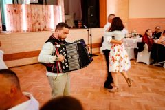 Dominik Krpelan starejší, mladejší, moderátor svadby